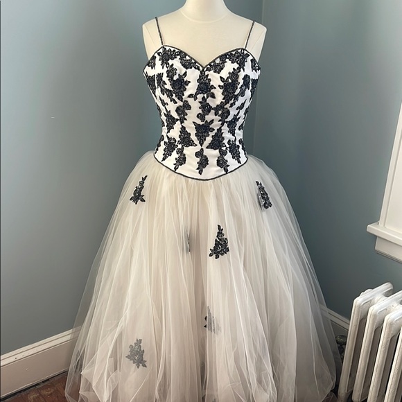 Xcite Dresses & Skirts - Xcite Formal Black and White Tulle Gown With Beading